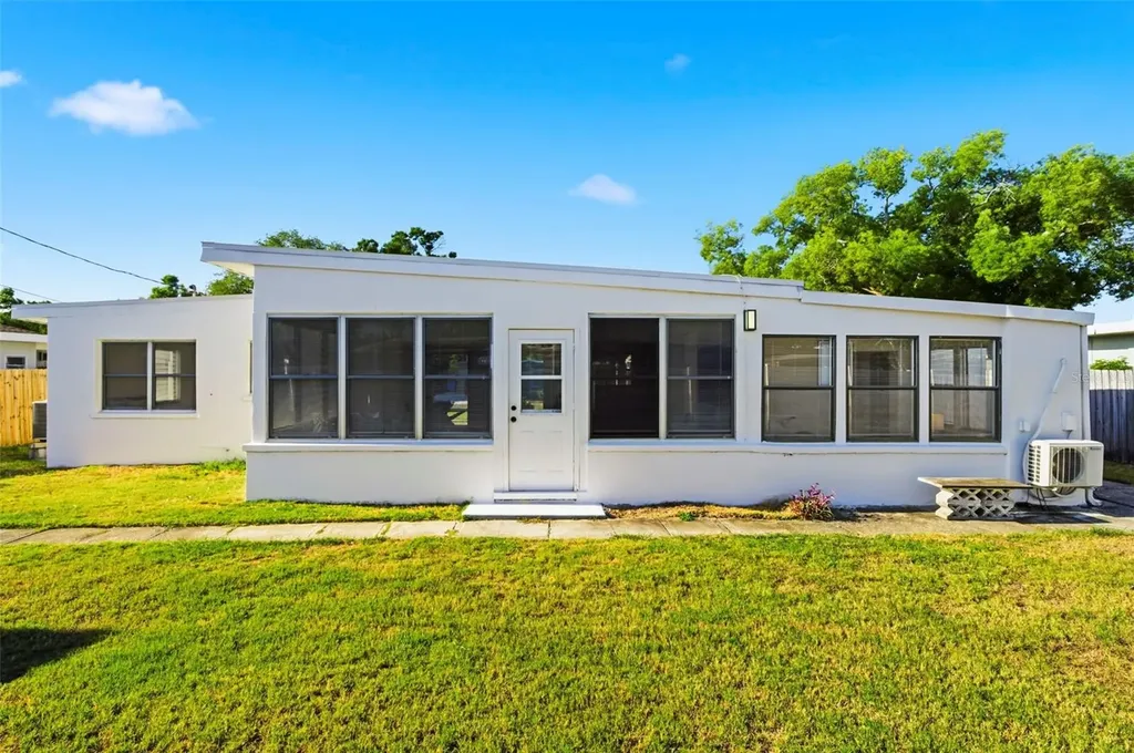 6350 Hampton Drive N St Petersburg FL 33710