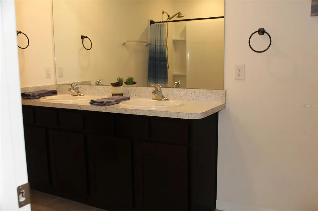 810 Will Scarlett Avenue Ruskin FL 33570