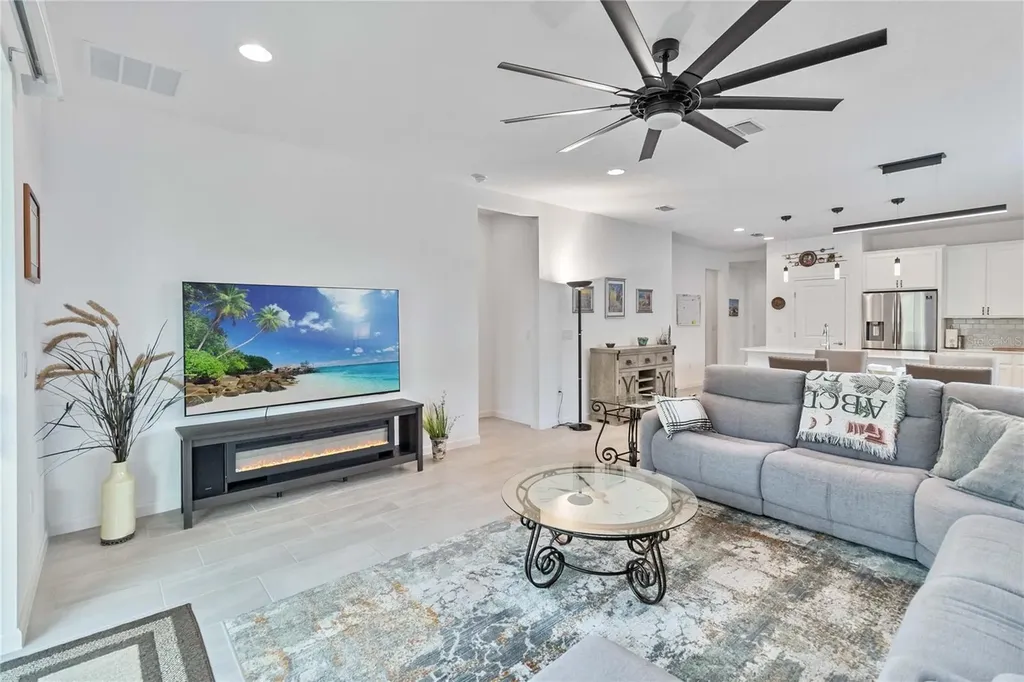 413 Sapphire Drive Davenport FL 33837