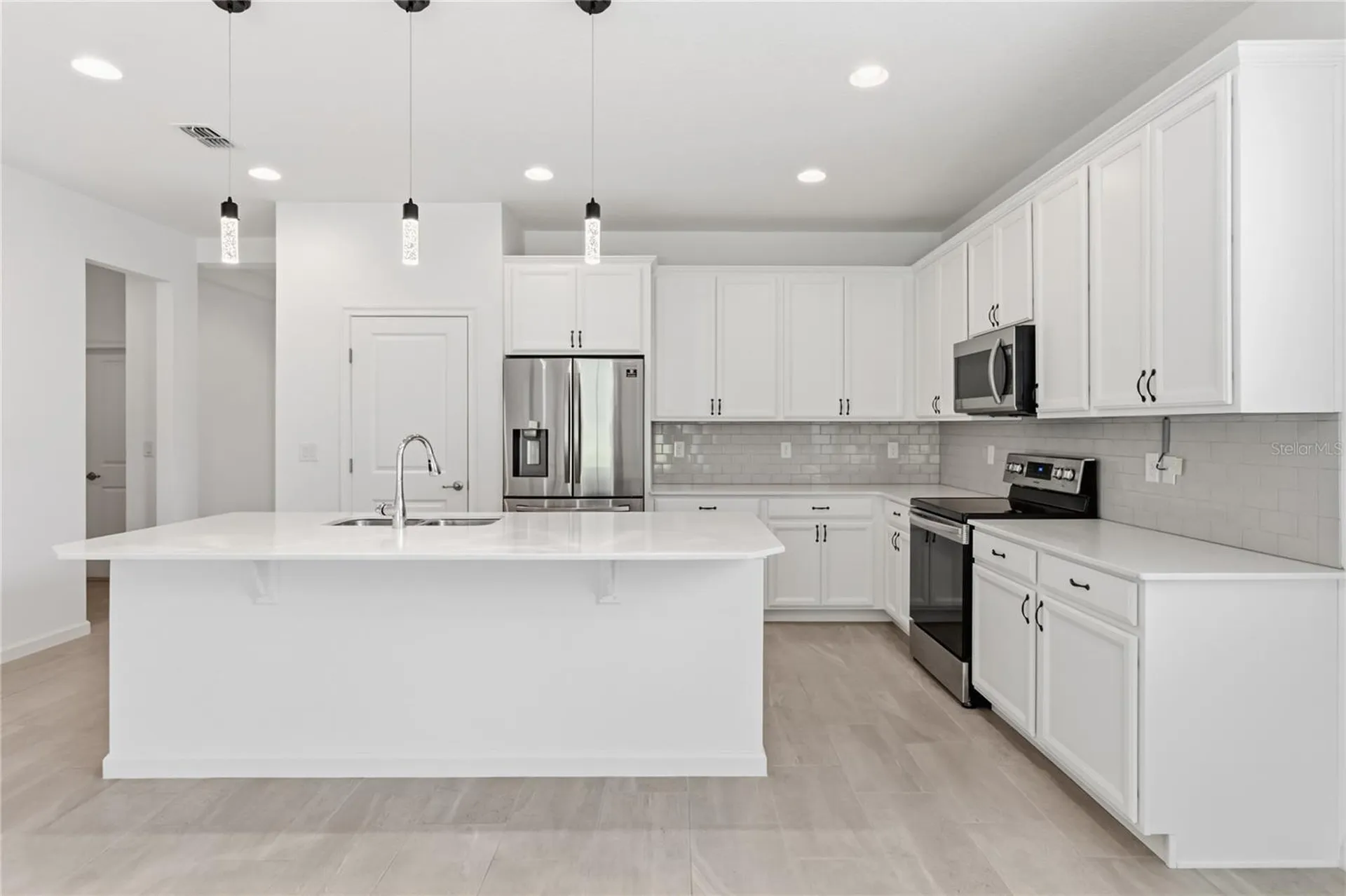 413 Sapphire Drive Davenport FL 33837