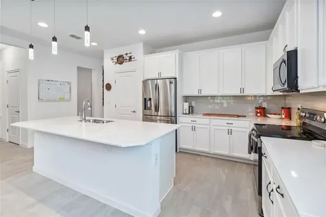 413 Sapphire Drive Davenport FL 33837