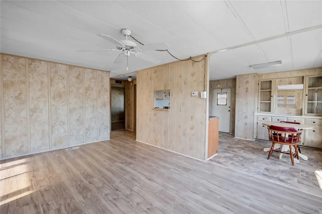37818 Valencia Avenue Zephyrhills FL 33541