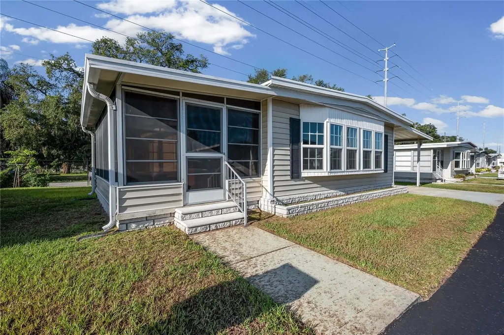 37818 Valencia Avenue Zephyrhills FL 33541