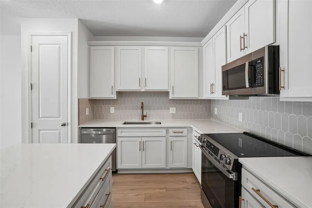 7516 Deer Valley Circle Tampa FL 33635