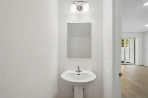 7516 Deer Valley Circle Tampa FL 33635