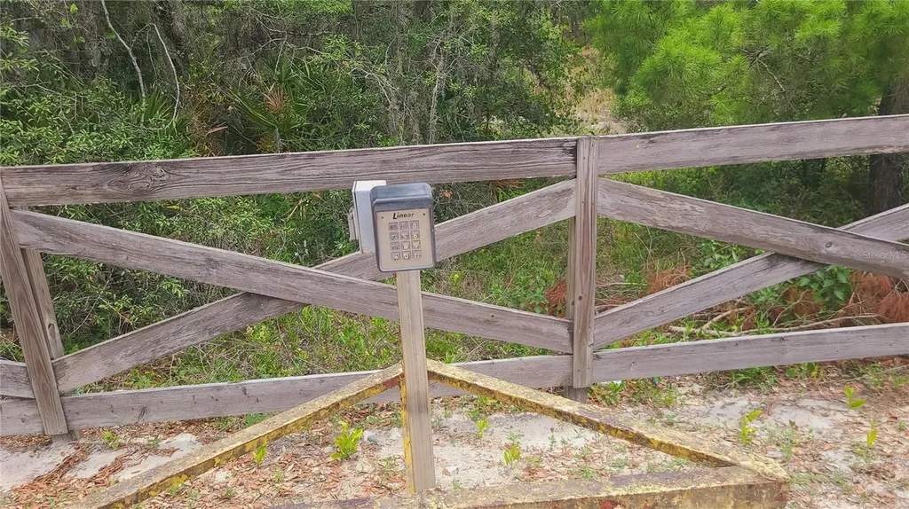 2575 Bear Run S Frostproof FL 33843