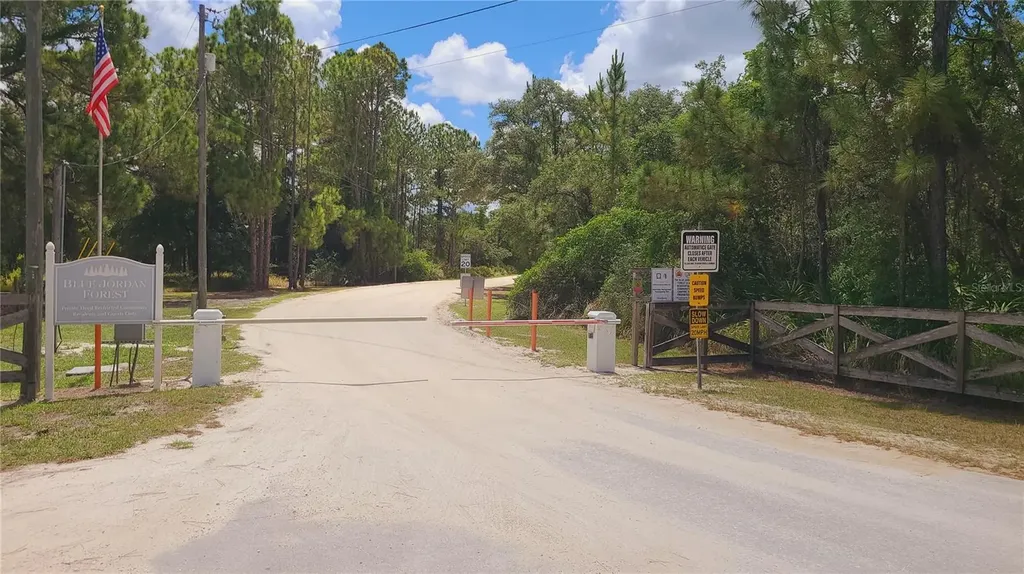 2575 Bear Run S Frostproof FL 33843