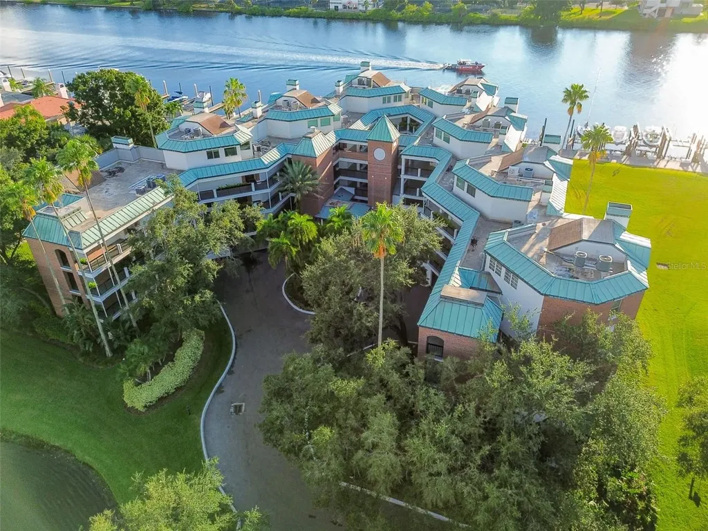 941 Seddon Cove Way Tampa FL 33602