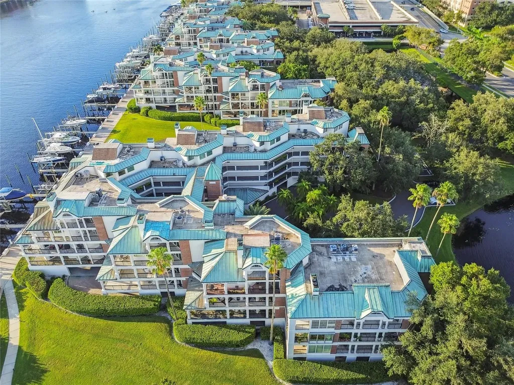941 Seddon Cove Way Tampa FL 33602
