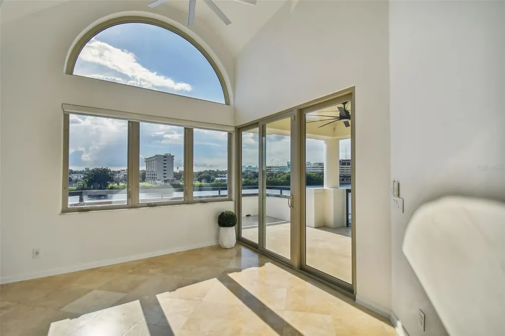 941 Seddon Cove Way Tampa FL 33602