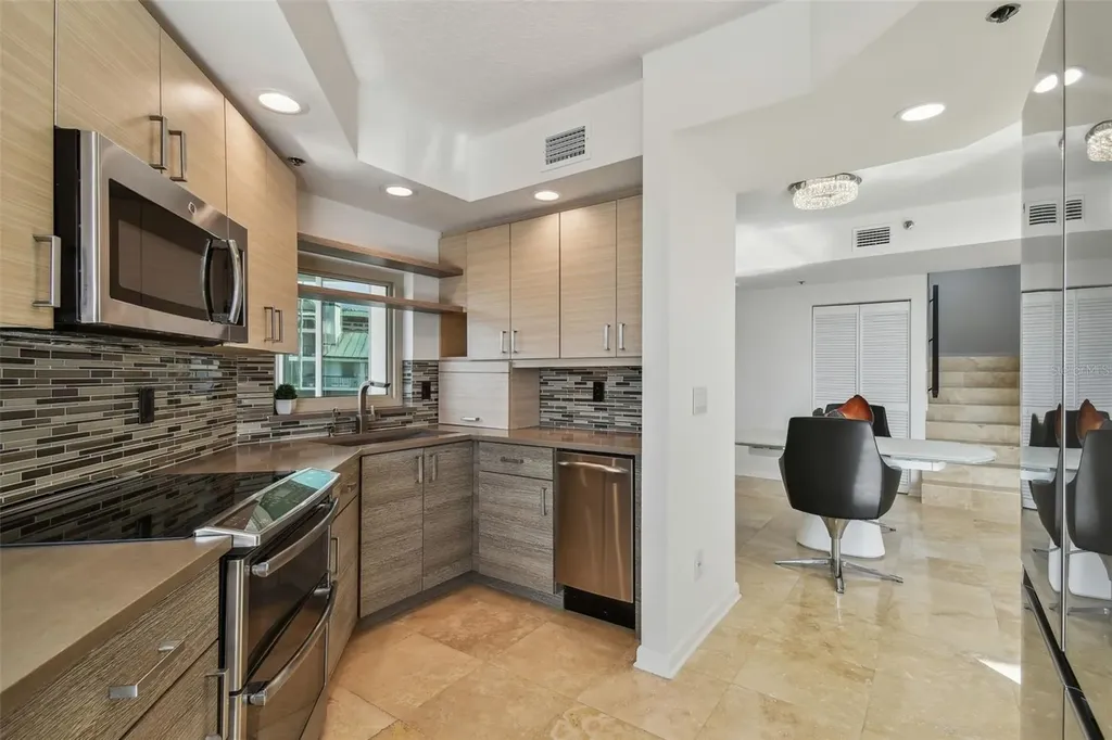 941 Seddon Cove Way Tampa FL 33602