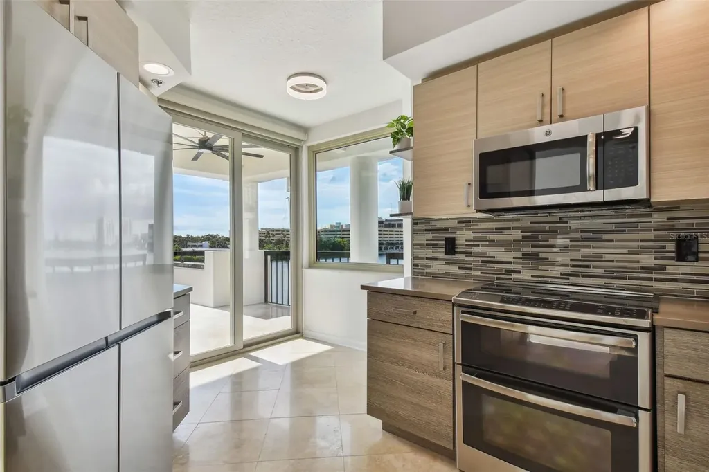 941 Seddon Cove Way Tampa FL 33602