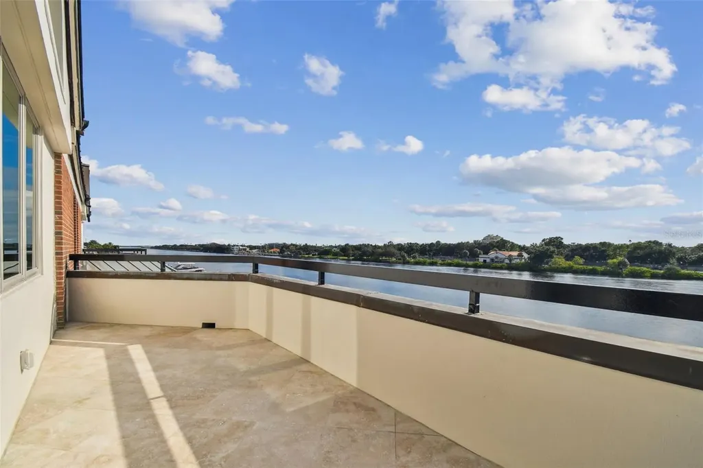 941 Seddon Cove Way Tampa FL 33602