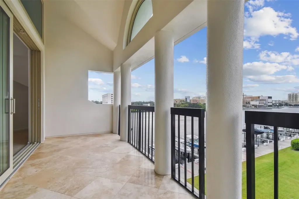 941 Seddon Cove Way Tampa FL 33602
