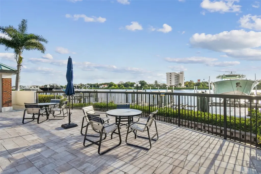 941 Seddon Cove Way Tampa FL 33602