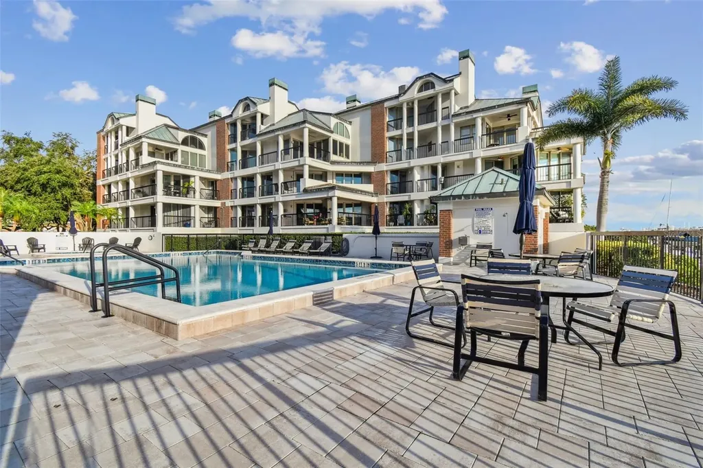 941 Seddon Cove Way Tampa FL 33602