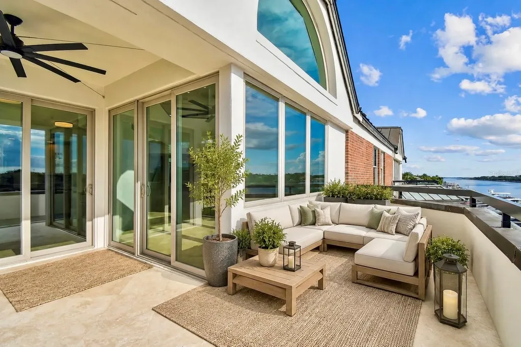 941 Seddon Cove Way Tampa FL 33602