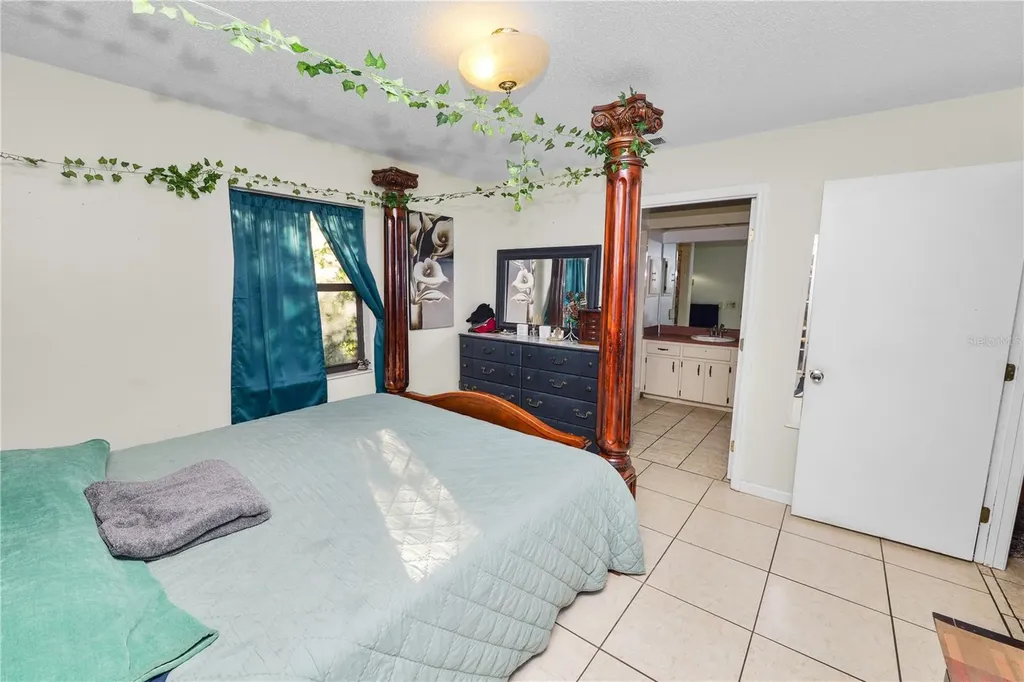 2304 Cheshire Place Lakeland FL 33810