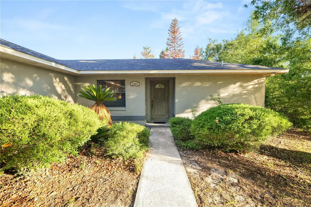 2304 Cheshire Place Lakeland FL 33810