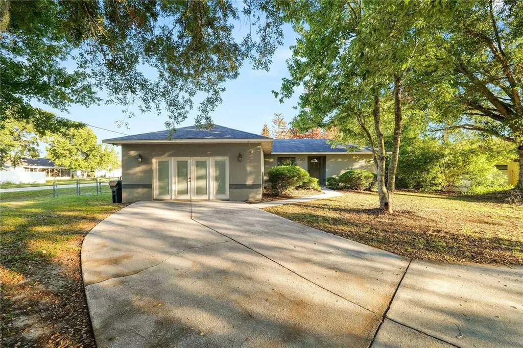 2304 Cheshire Place Lakeland FL 33810