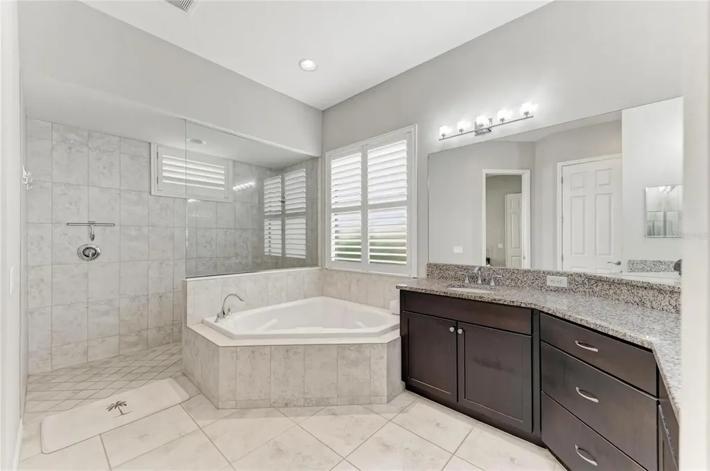 956 145th Street Circle NE Bradenton FL 34212