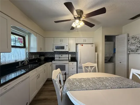 204 S Anoka Avenue Avon Park FL 33825