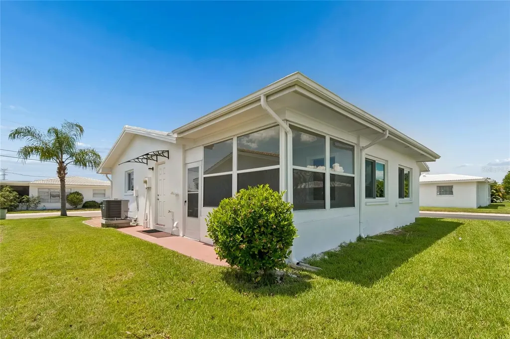 9771 37th Street N Pinellas Park FL 33782