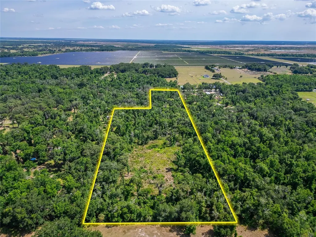 672 Highway Lithia FL 33547