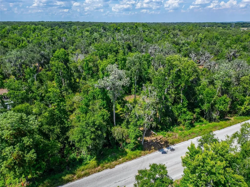 672 Highway Lithia FL 33547