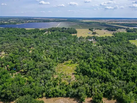 672 Highway Lithia FL 33547
