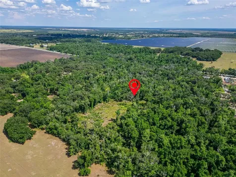 672 Highway Lithia FL 33547