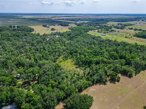 672 Highway Lithia FL 33547
