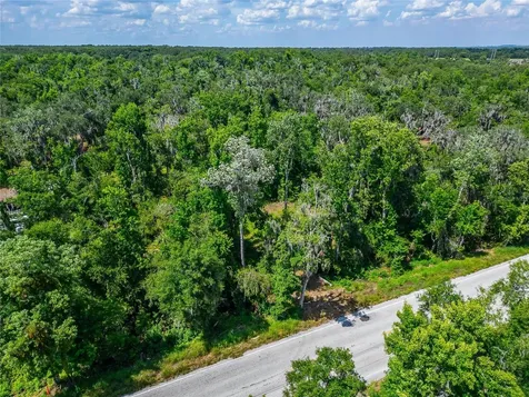 672 Highway Lithia FL 33547