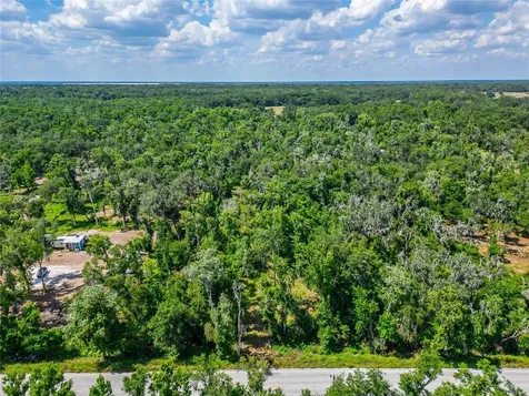672 Highway Lithia FL 33547