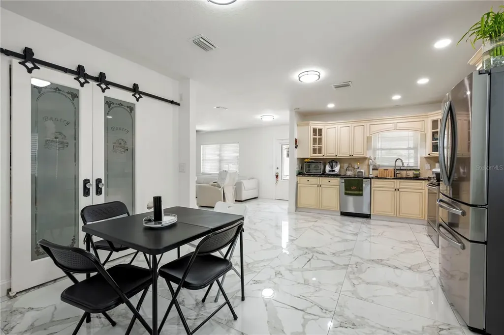 2811 W Ohio Avenue Tampa FL 33607