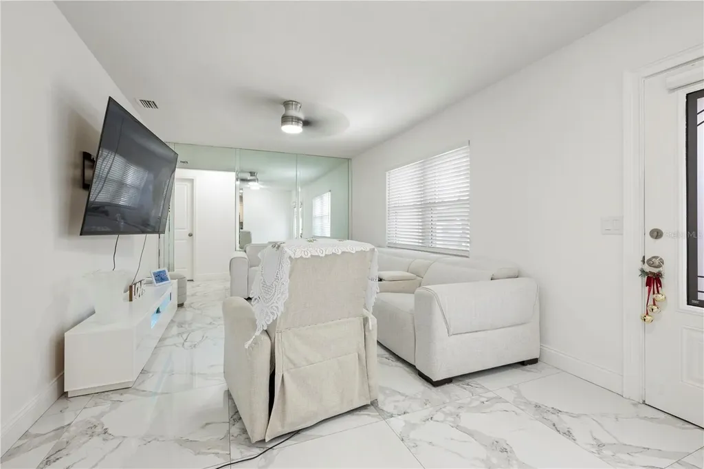 2811 W Ohio Avenue Tampa FL 33607
