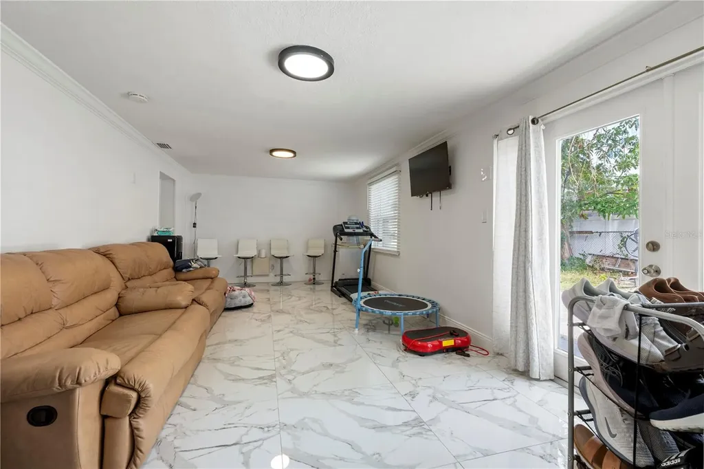 2811 W Ohio Avenue Tampa FL 33607