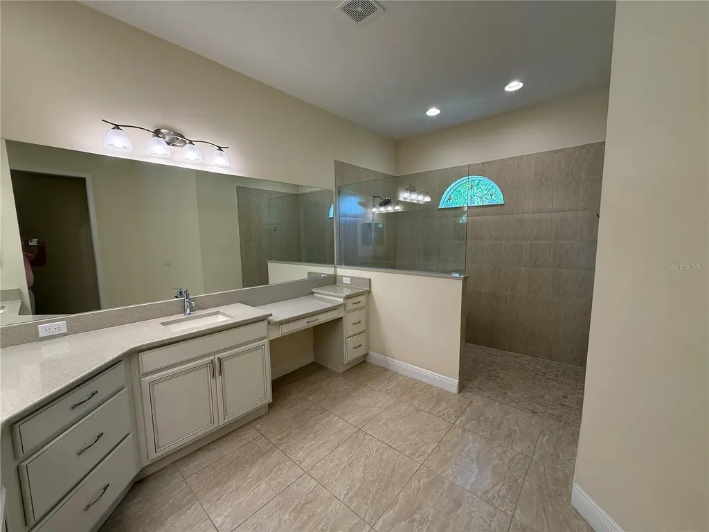 16005 42nd Glen E Parrish FL 34219