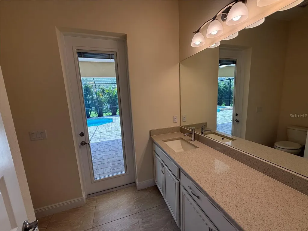 16005 42nd Glen E Parrish FL 34219