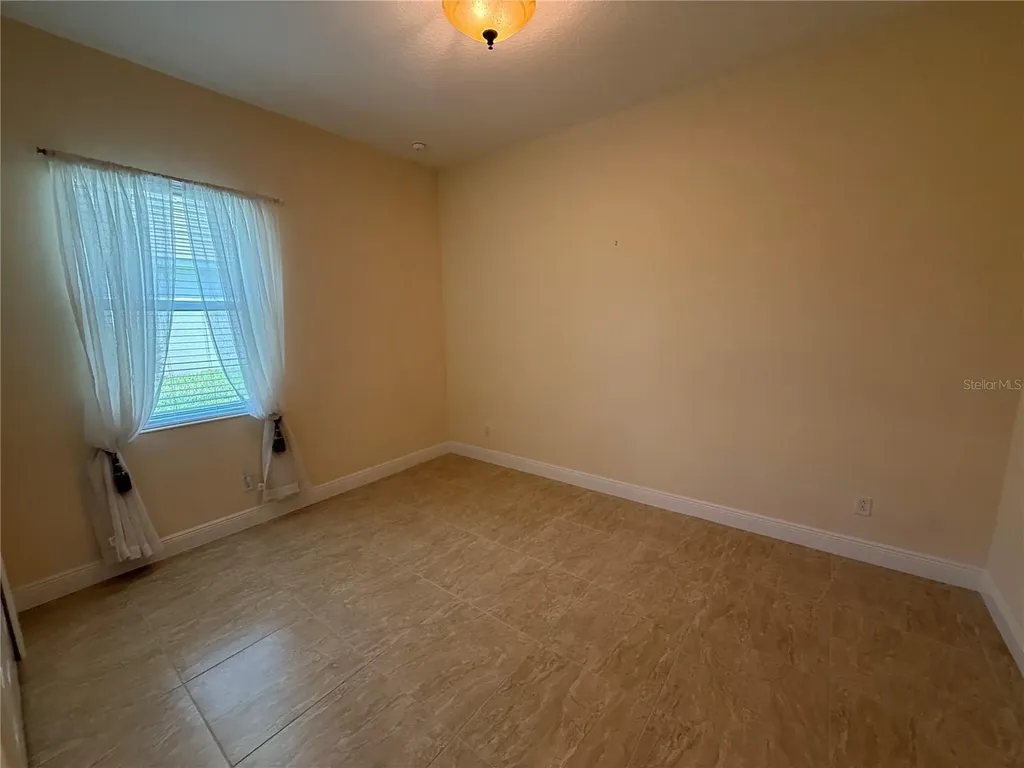 16005 42nd Glen E Parrish FL 34219