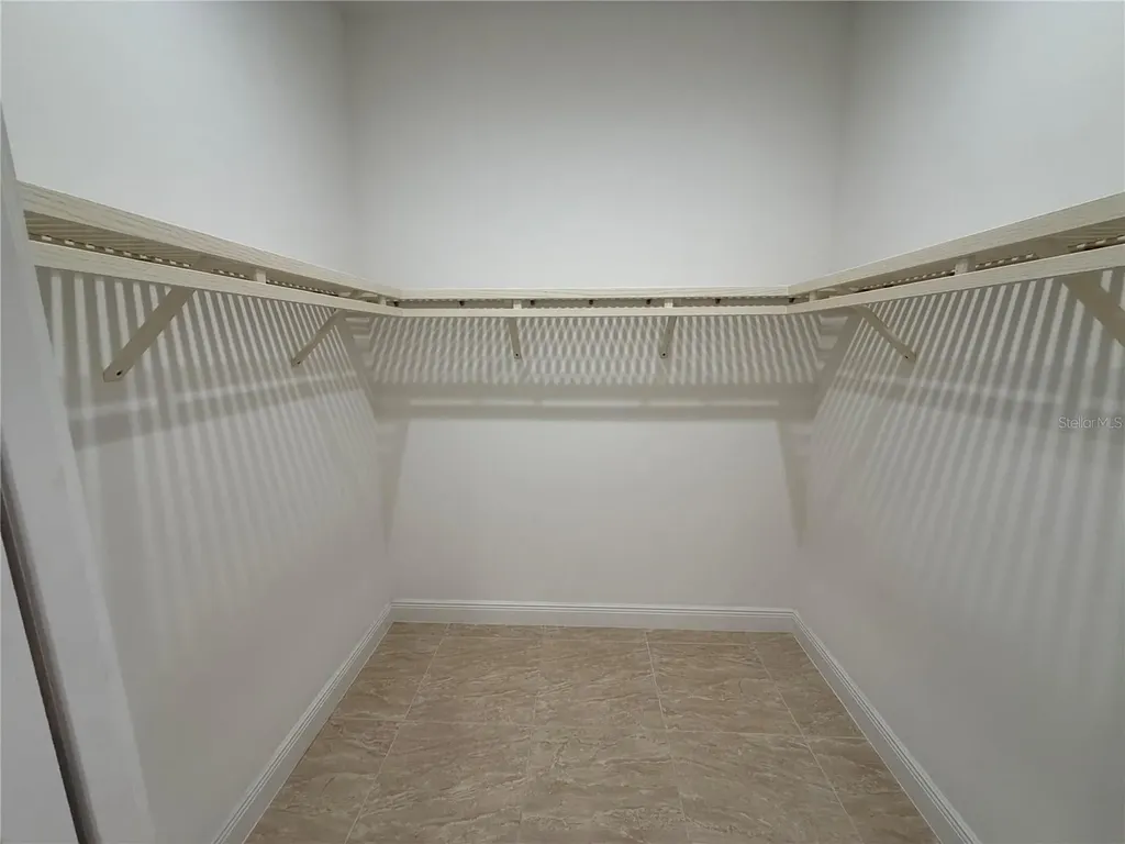 16005 42nd Glen E Parrish FL 34219