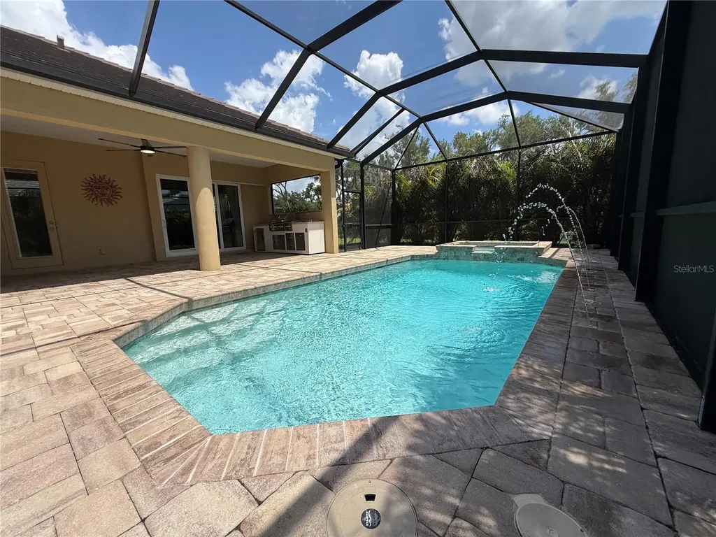 16005 42nd Glen E Parrish FL 34219