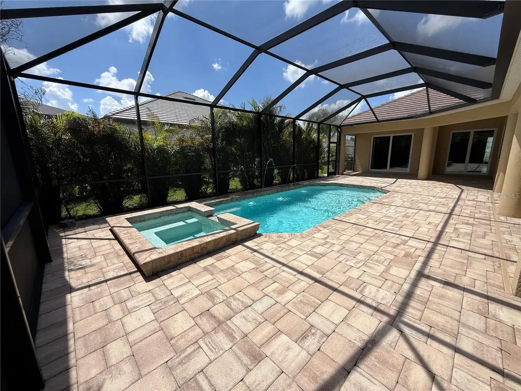 16005 42nd Glen E Parrish FL 34219