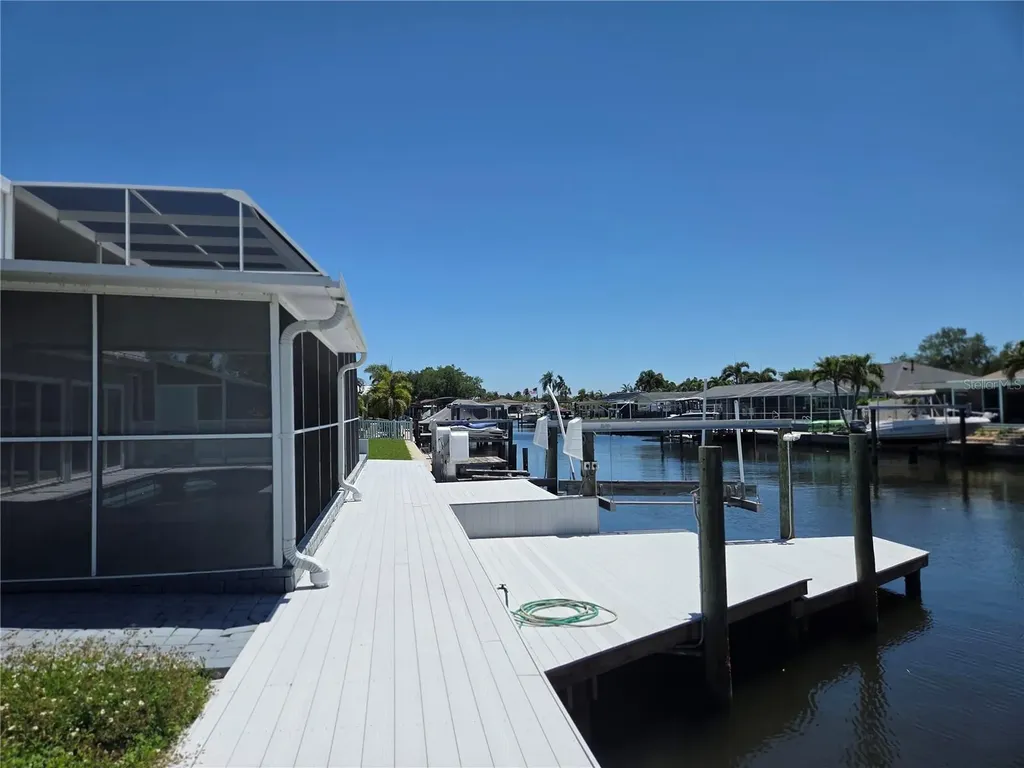 1416 49th Avenue NE St Petersburg FL 33703