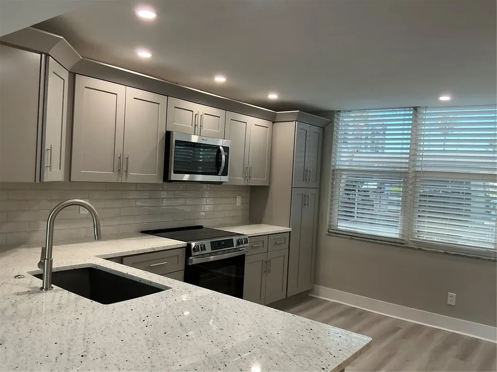 7645 Sun Island Drive S South Pasadena FL 33707