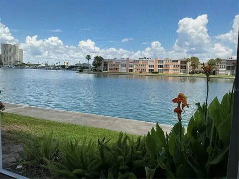 7645 Sun Island Drive S South Pasadena FL 33707