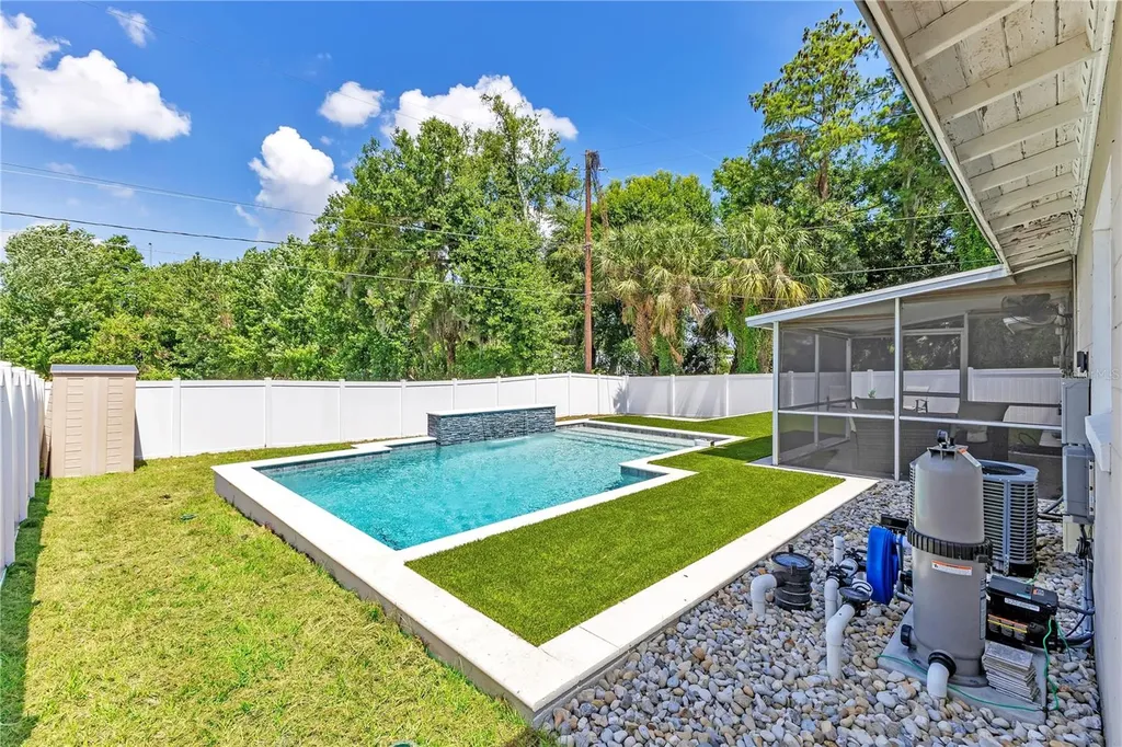 4 Channing Avenue Orlando FL 32811