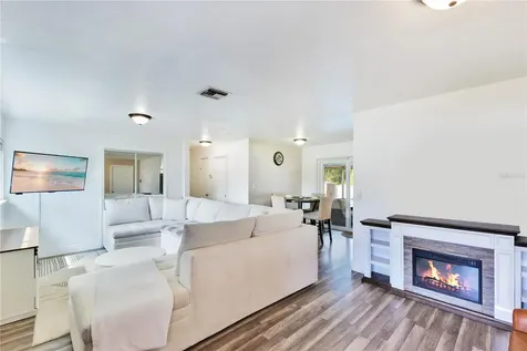 4 Channing Avenue Orlando FL 32811