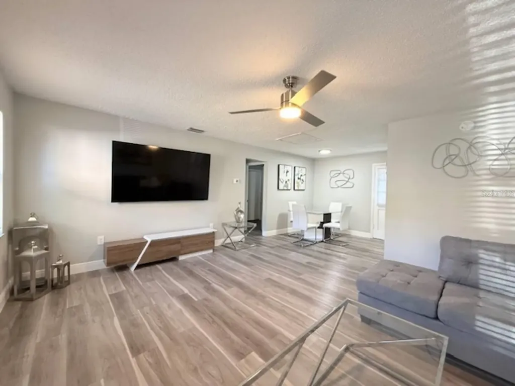 332 Avenue D SE Winter Haven FL 33880