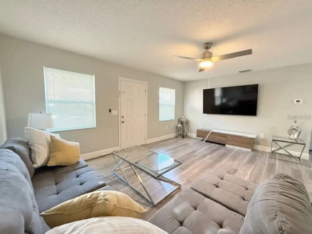 332 Avenue D SE Winter Haven FL 33880